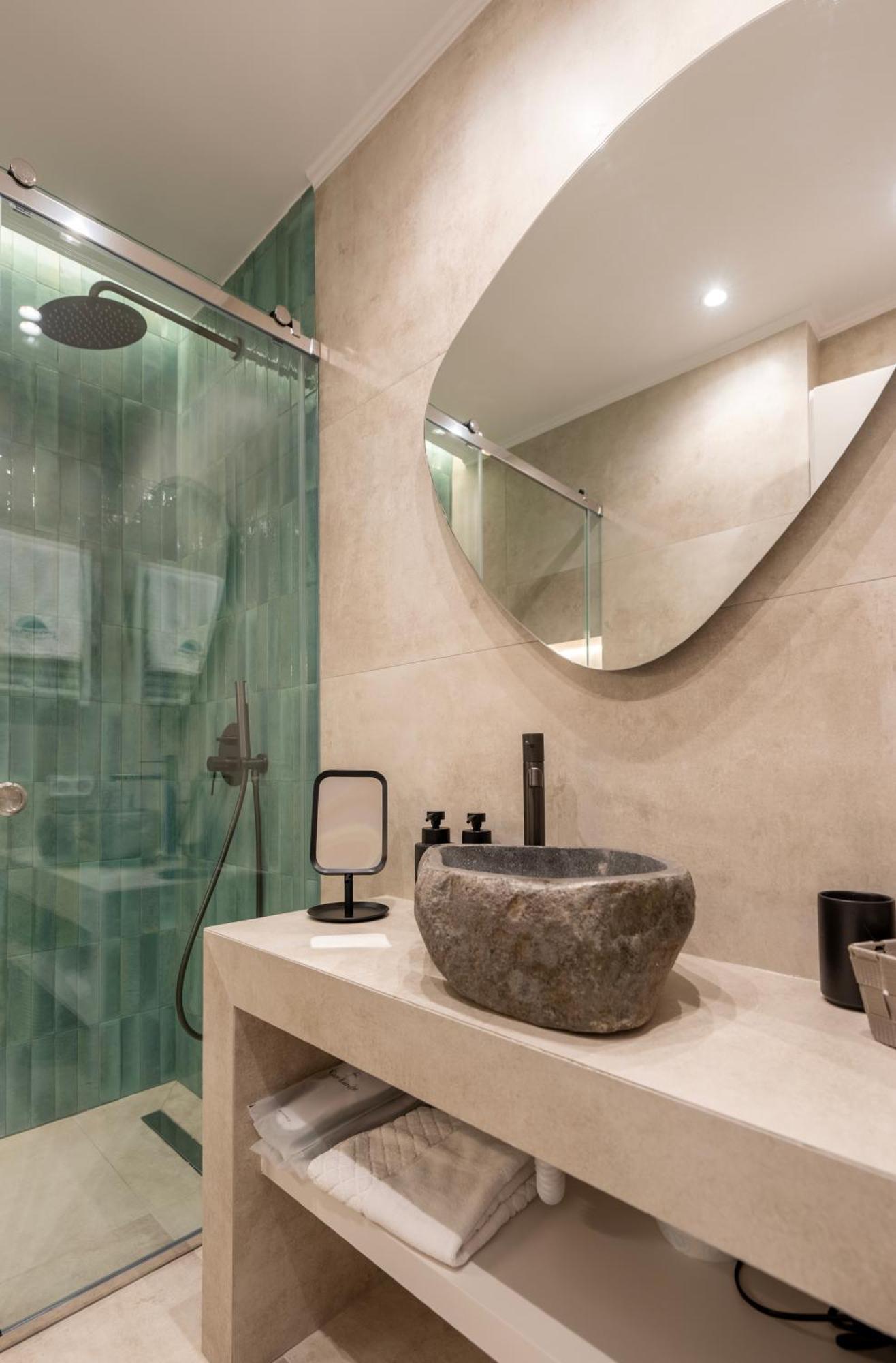 Derouse Eva Jacuzzi & Sauna